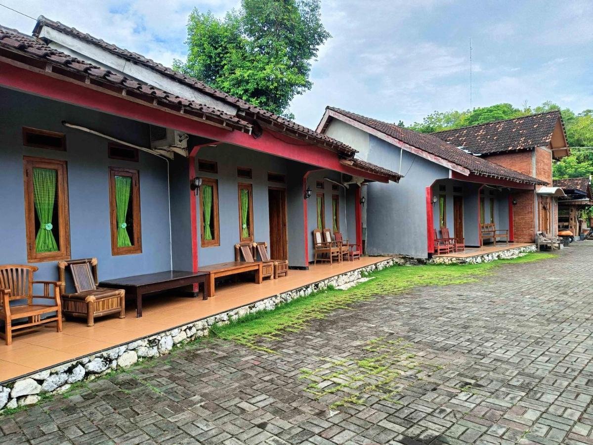 Jogo Segoro Homestay Mitra Reddoorz Near Pantai Sundak Gunungkidul Ngandong Dış mekan fotoğraf